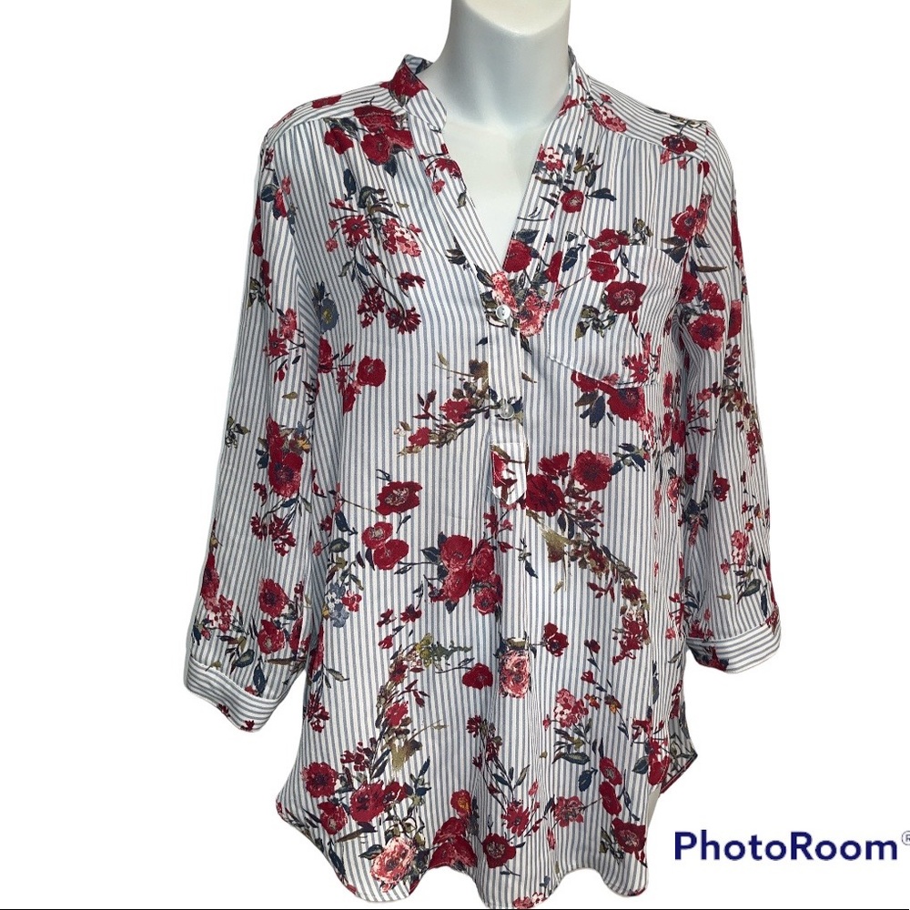Iz Byer Tunic Style Top in blue and white stripe and floral pattern. Size small